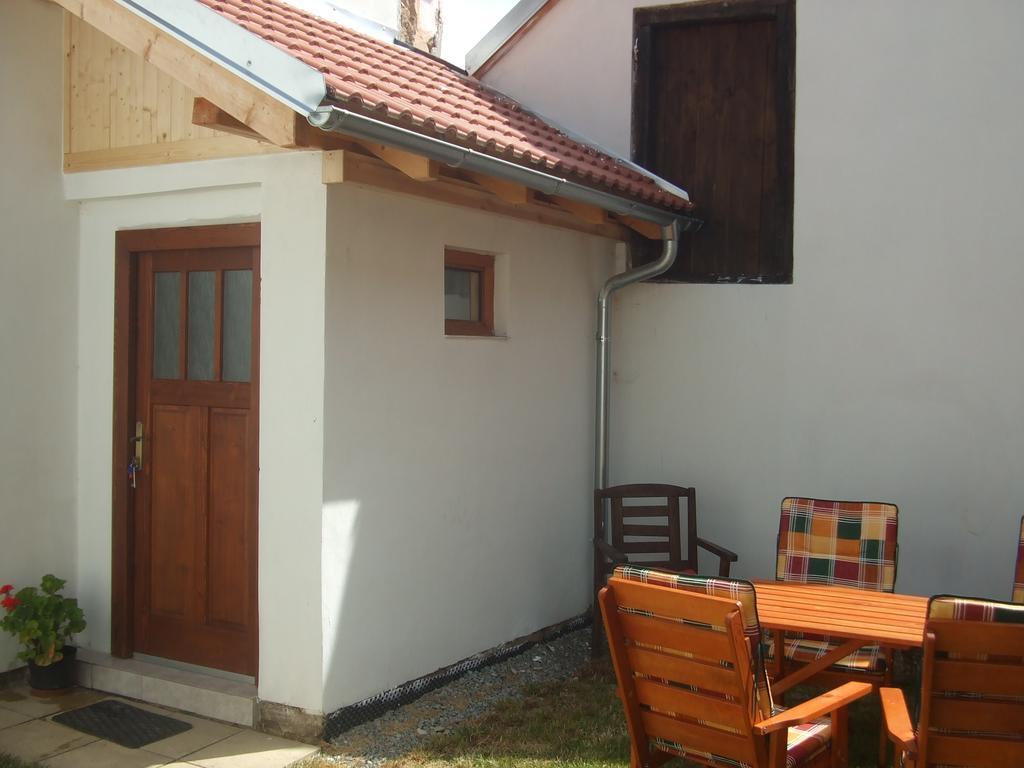 Appartement Apartman Mírkovice Chambre photo