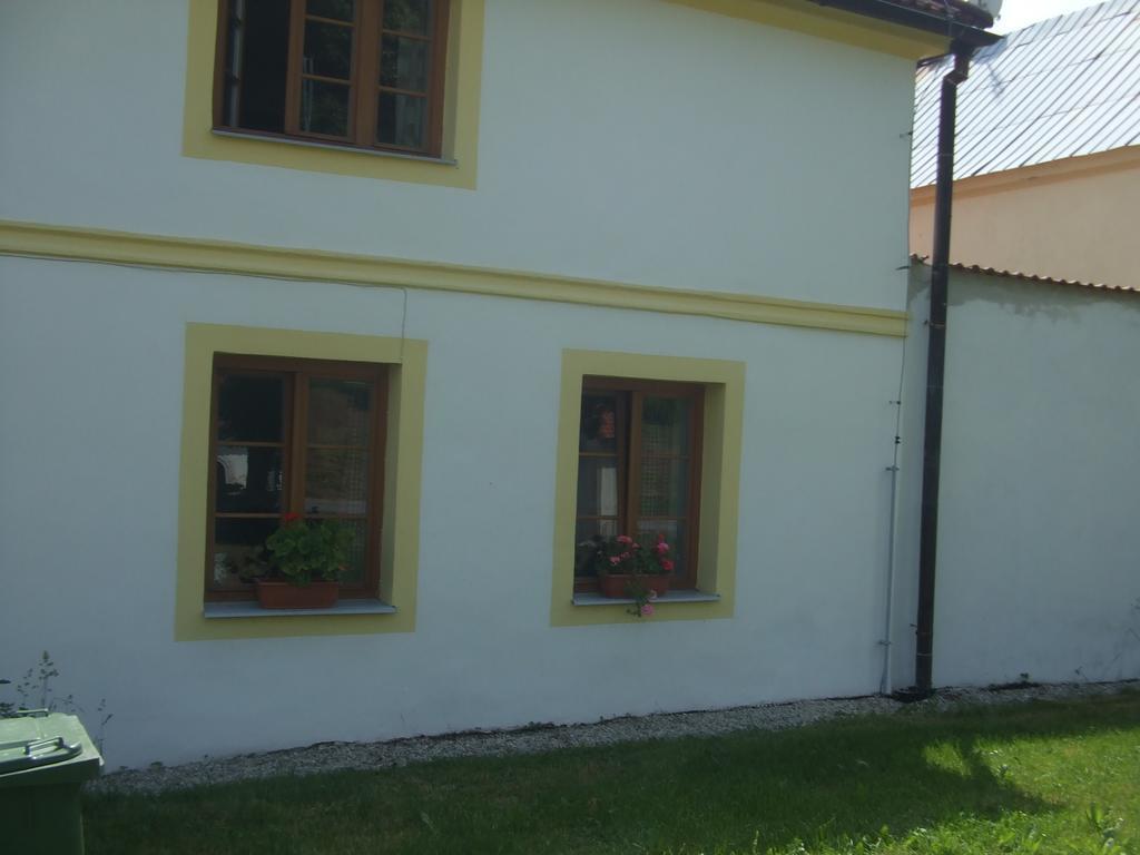 Appartement Apartman Mírkovice Chambre photo