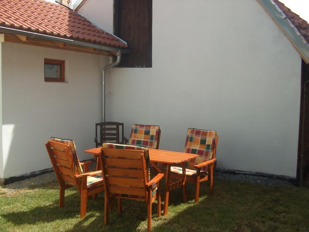 Appartement Apartman Mírkovice Chambre photo