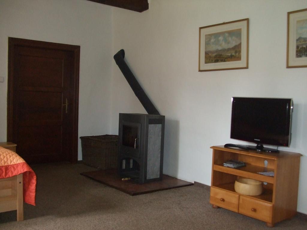 Appartement Apartman Mírkovice Chambre photo